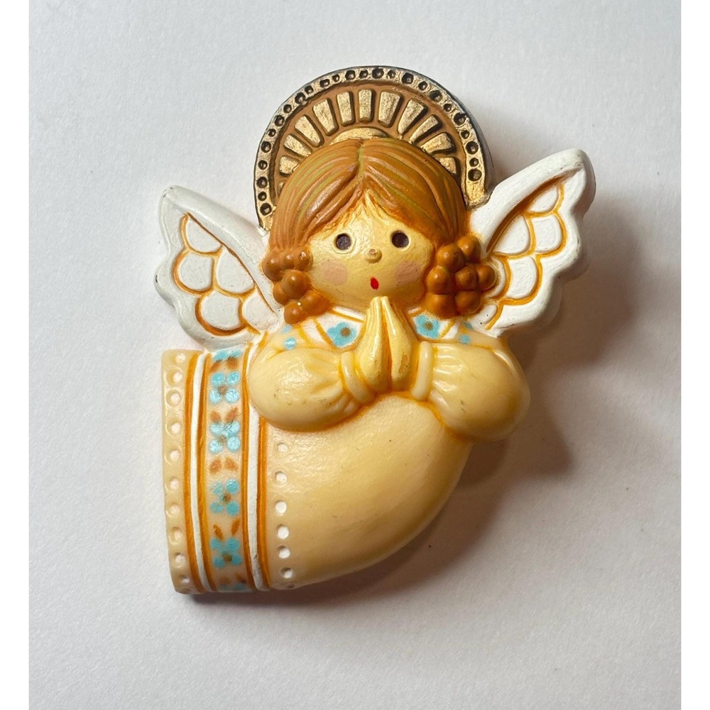 Hallmark Signed Vintage Angel Praying Golden Halo 1977 Holiday Christmas Brooch